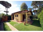 VILLA di 4 vani e di 100 mq (PIETRASANTA) rif. MP1014