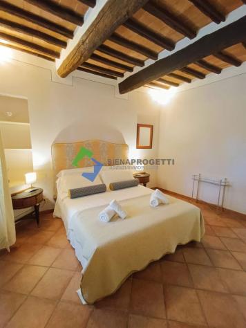 Bellissimo appartamento finemente ristrutturato con giardino privato in antica villa storica a Costafabbri, Siena. - Foto 10