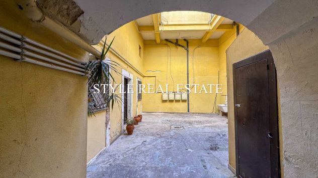ZONA UMBERTINA IN PALAZZO STILE LIBERTY APPARTAMENTO E DEPANDANCE - Foto 8