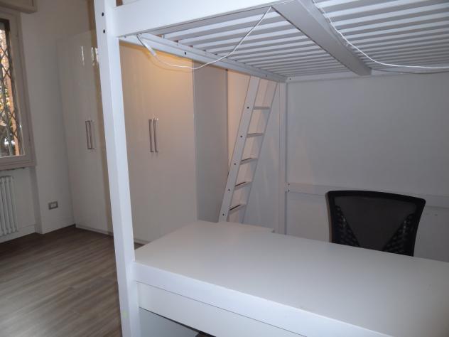 Appartamento arredato composto da ingresso, ampio soggiorno con cucina, due camere, bagno, ripostigli, balcone, cantina e posti auto, posizione comoda - Foto 16