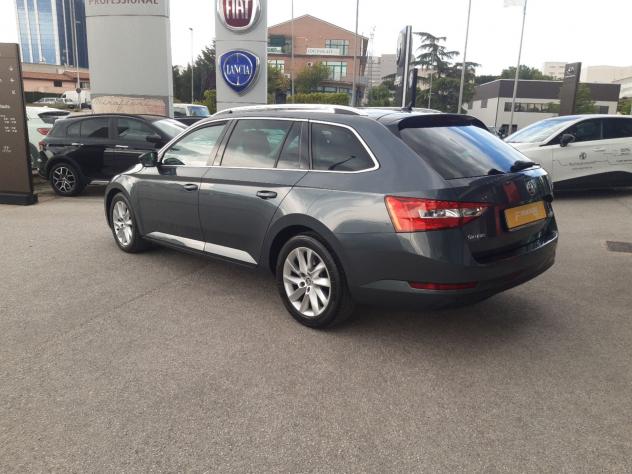 Škoda Superb 2.0 TDI 150 CV SCR DSG Wagon Executive - Foto 3