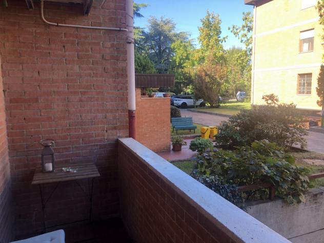 Appartamento arredato composto da ingresso, ampio soggiorno con cucina, due camere, bagno, ripostigli, balcone, cantina e posti auto, posizione comoda - Foto 9