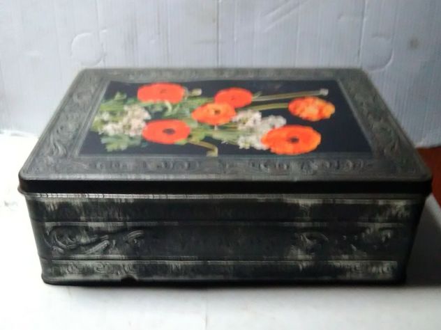 grande scatola in latta vintage con disegni floreali sul coperchio - Foto 9