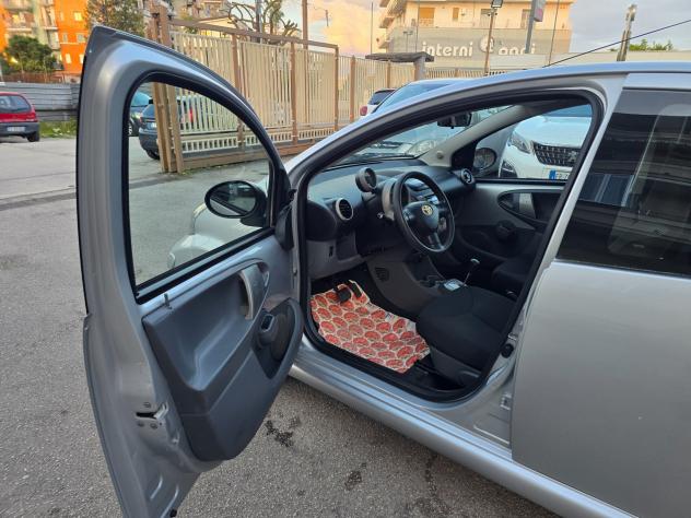 Toyota Aygo 1.0 12V VVT-i 5 porte Sol Connect MMT - Foto 7