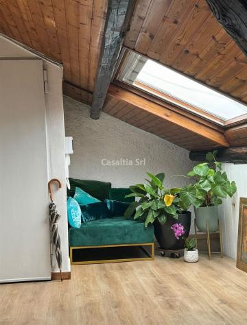 Trilocale arredato con terrazzo e balcone in affitto a Porta Romana
