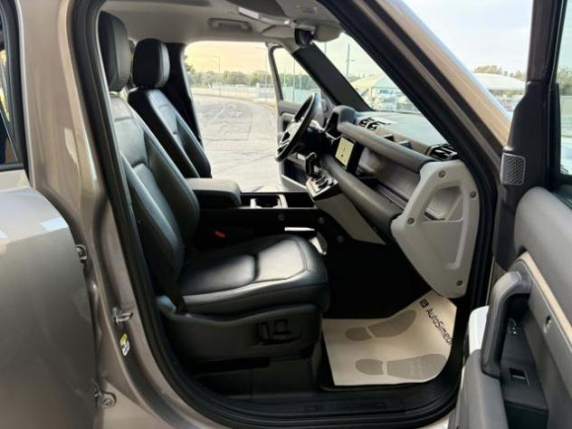 LAND ROVER Defender 110 3.0D I6 200 CV AWD Auto SE 7 POSTI rif. 23829897 - Foto 9