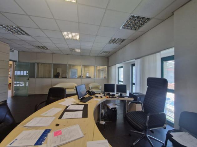 Immobile di 3000 m² con più di 5 locali in affitto a Parabiago - Foto 14