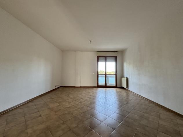 A745. CARPI. APPARTAMENTO CON GARAGE IN OTTIMO CONTESTO.
