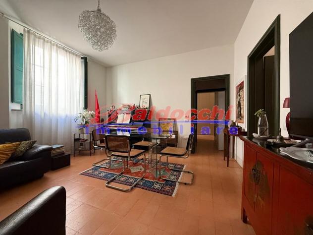 Trilocale di prestigio con terrazzo in corte del 1400 - Centro Storico