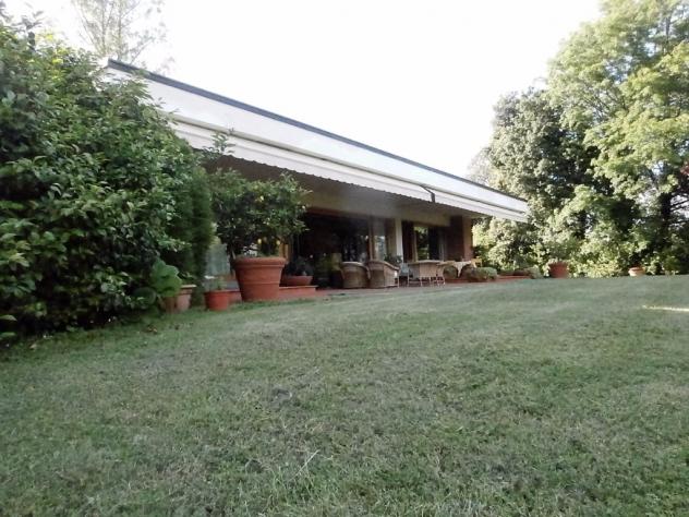 Villa in vendita a Monte San Quirico - Lucca 1000 mq Rif: 441877
