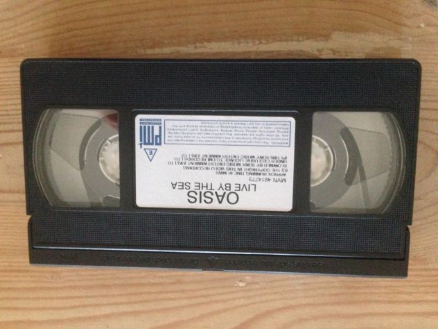 Oasis, Live by the sea, VHS (1995) - Foto 3
