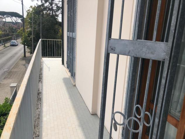 Lido di Camaiore, appartamento di 100mq, a circa 400 metri dal pontile, in ottimo stato e ben rifinito al 1° piano di 2 con POSTO AUTO. Ingresso in am - Foto 16
