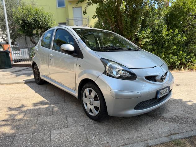 Toyota Aygo 1.0 12V VVT-i 5 porte - Foto 2