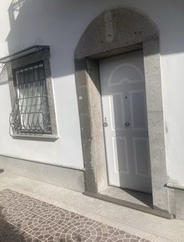 LABARO BILOCALE ARREDATO CON GIARDINO PRIVATO - Foto 2