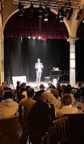 Mago per Eventi Spettacoli di Magia illusionista