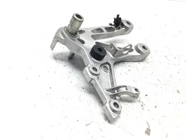 HONDA CBR RR ABS KM0 600 STAFFA SUPPORTO PEDANA ANTERIORE DESTRA 2024 2026 - Foto 3