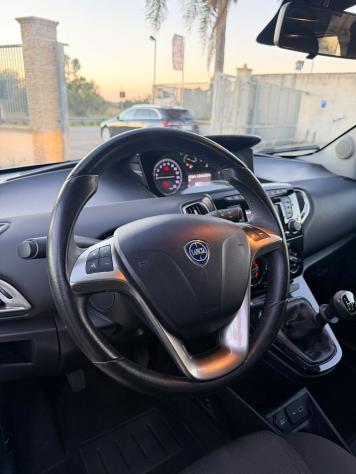 Lancia Ypsilon 1.2 69 CV 5 porte GPL Ecochic Gold - Foto 9