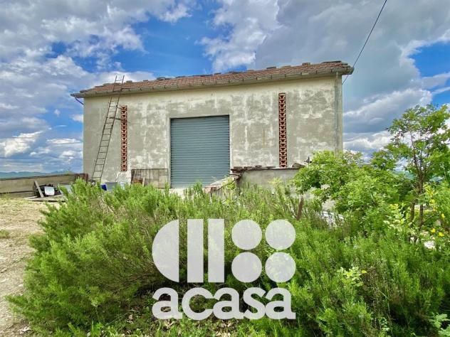 CASALE con CAPANNONI e TERRENO AGRICOLO - Foto 7