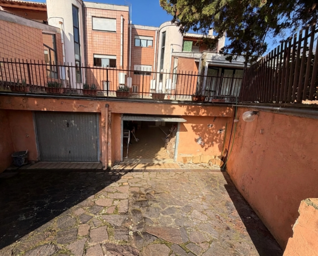 Palazzo / Edificio in vendita a Capena - Foto 2