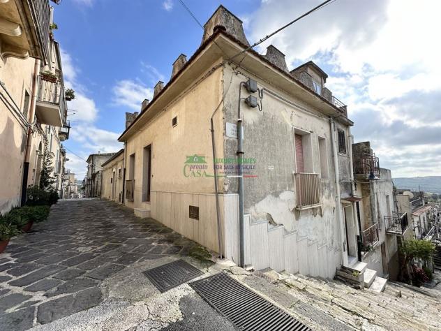 Rif. 9800 - Casa Indipendente a Giarratana