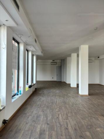 Immobile di 180 m² con 1 locale in affitto a Castelfranco Veneto