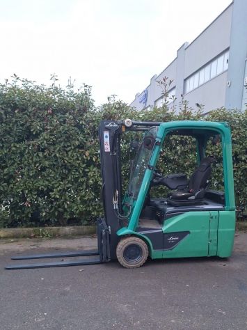 Muletti Traspallet e stoccatori Napoli