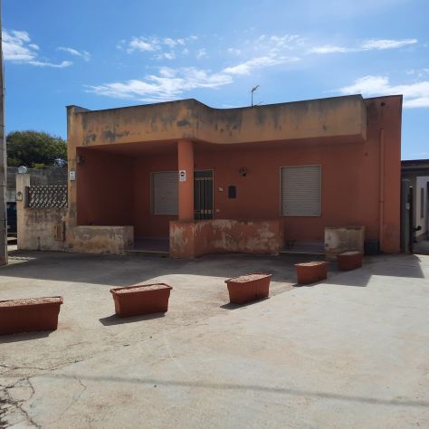 PETROSINO CASA SEMINDIPENDENTE DI 110 MQ CON SPAZIO ESTERNO