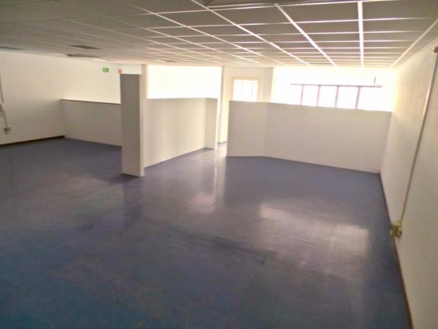 Ampio ufficio con parcheggio - Foto 2
