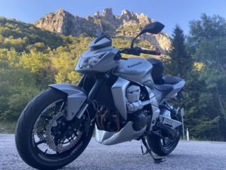 Kawasaki Z750 Grigia – 2008 – 18.000 km