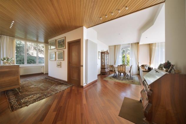 Villa indipendente di prestigio con vista mare, grande parco privato e ampia autorimessa - Foto 9