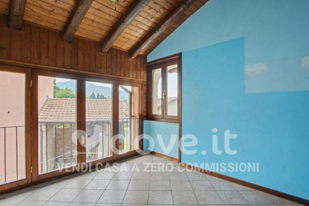 Appartamento di 161 m² con più di 5 locali in vendita a Caravate - Foto 9