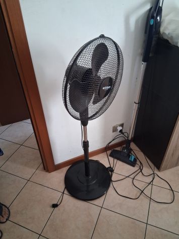 Ventilatore con piede