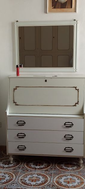 Mobiletto in legno