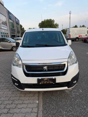 Peugeot Partner Tepee BlueHDi 100 ETG6 S&S Active - Foto 4