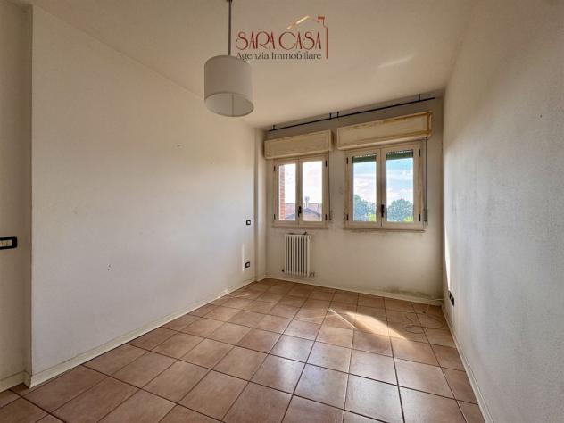 Luminoso appartamento con due camere, terrazzo e garage - Foto 11