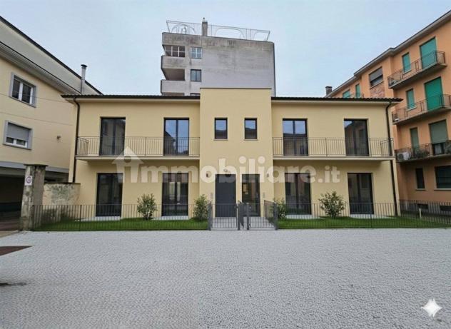 TRILOCALE CON GIARDINO 100MQ