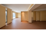 Locale commerciale in affitto a Vezzano Ligure