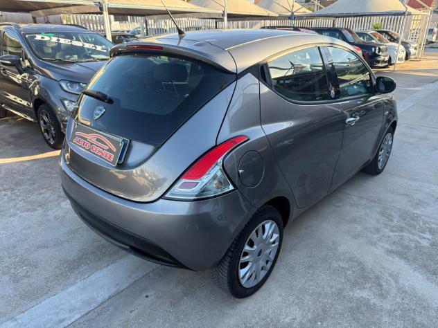 Lancia Ypsilon 1.2 69 CV 5 porte GPL Ecochic Gold - Foto 4