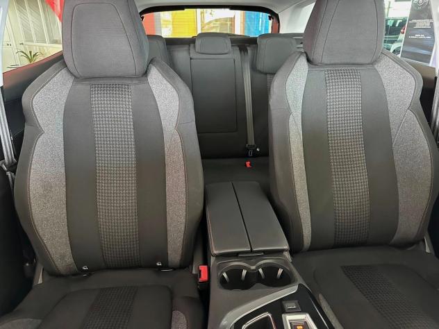 PEUGEOT 3008 1.5 BlueHDi EAT8 ALLURE 130cv - Foto 6