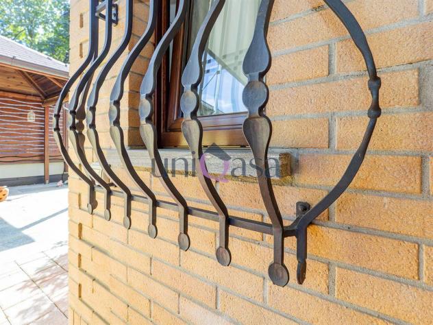 Meda (MB), vendesi villa singola con giardino privato – Eleganza, spazio e comfort per la tua famiglia. - Foto 5