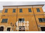 PALAZZO STORICO IN CENTRO CON APPARTAMENTI E SUPERFICI COMMERCIALI