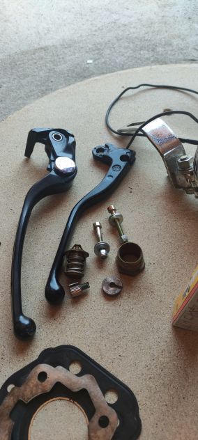 Set di ricambi moto e scooer - Foto 7