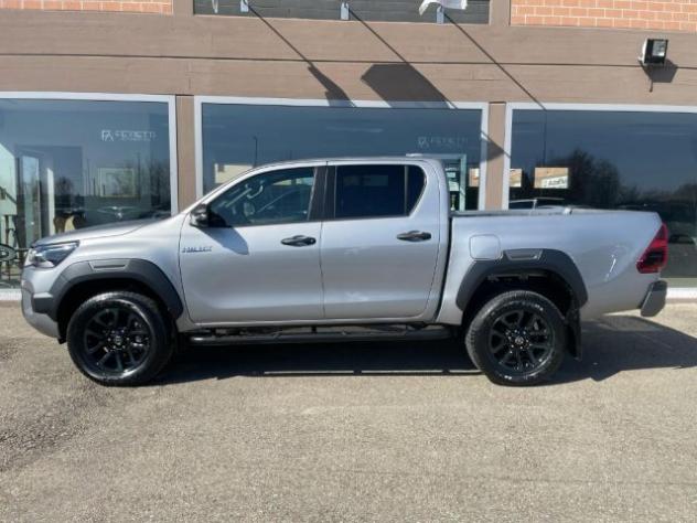 TOYOTA Hilux 2.8 D-4D A/T 4WD 48V 4 porte Double Cab Invincible rif. 22254030