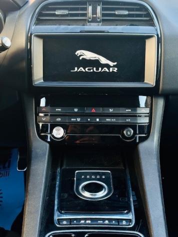 Jaguar F-Pace 2.0 D i4 Prestige AWD My19 - Foto 7