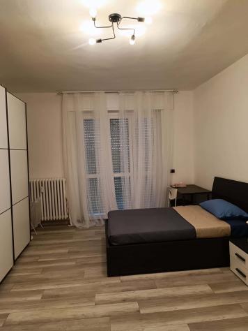 Room in Via Concilio Vaticano II, Milano for 90 m² with 3 bedrooms