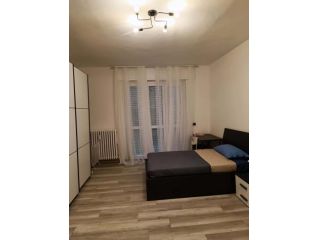 Room in Via Concilio Vaticano II, Milano for 90 m² with 3 bedrooms