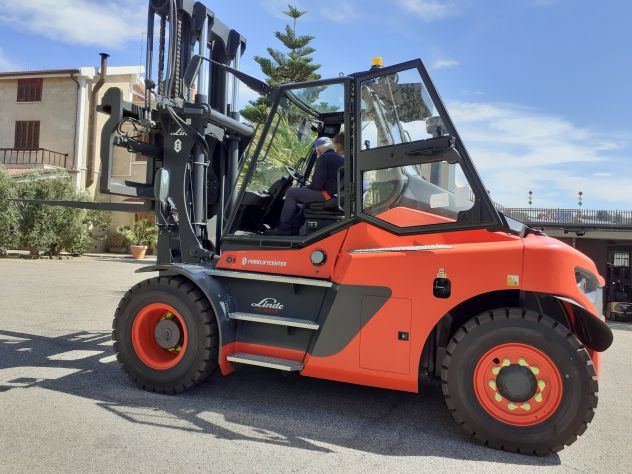 CARRELLO SOLLEVATORE