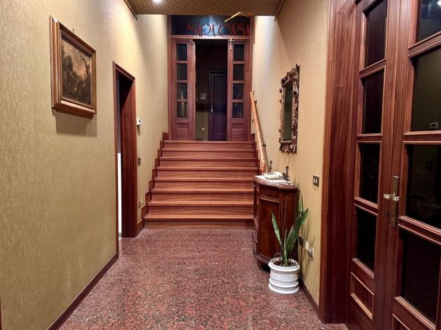 Casa indipendente con taverna, garage e giardino su quattro lati - Foto 2