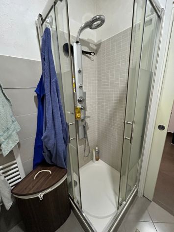 AFFITTO CAMERE IN TRILOCALE RISTRUTTURATO E ARREDATO (PARELLA da 1 giugno) - Foto 3