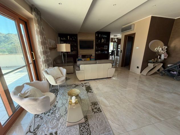 VENDESI – REGGIO CALABRIA – CROCE VALANIDI Maestosa Villa Indipendente - Foto 8
